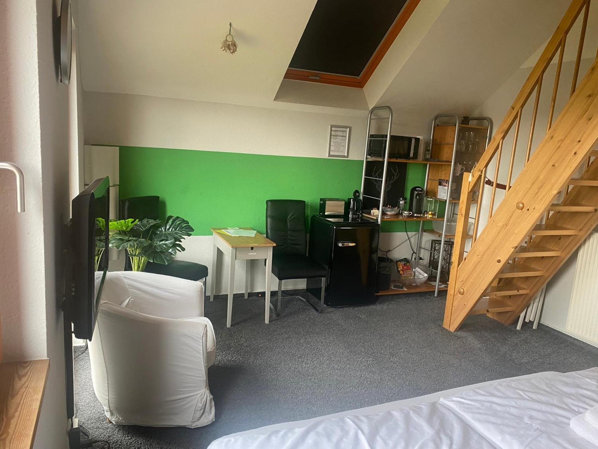 Maisonette-Ferienzimmer Am Backhausgarten ฟลูนไฮม์ ภายนอก รูปภาพ